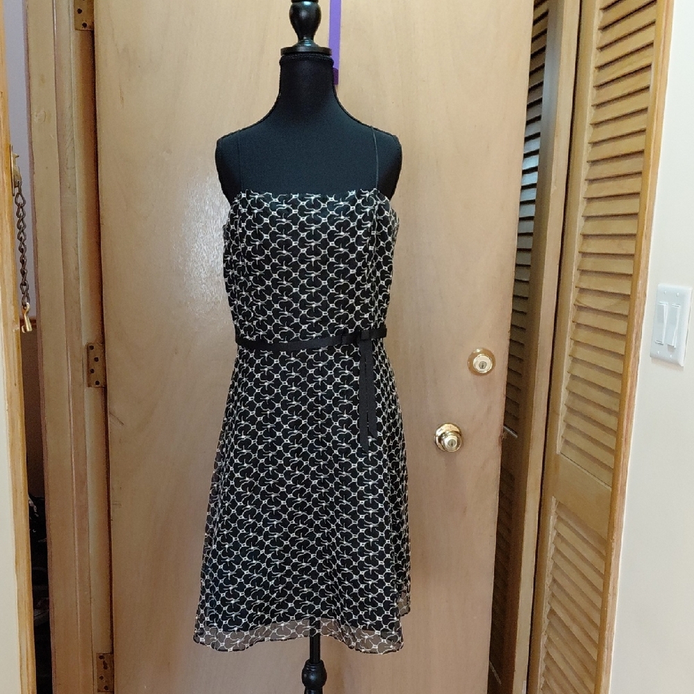 Elegant Black and White Patterned Dress